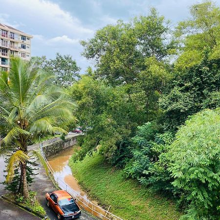 Batu Ferringhi Bayu Emas Apartment Eksteriør bilde