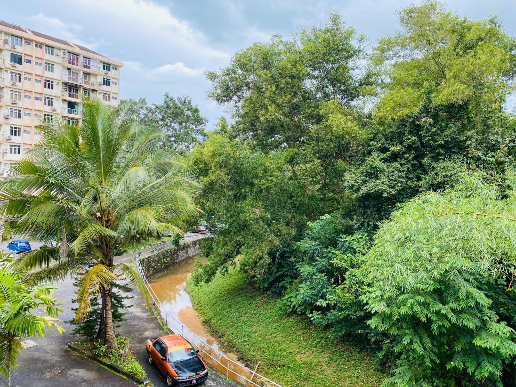 Batu Ferringhi Bayu Emas Apartment Eksteriør bilde